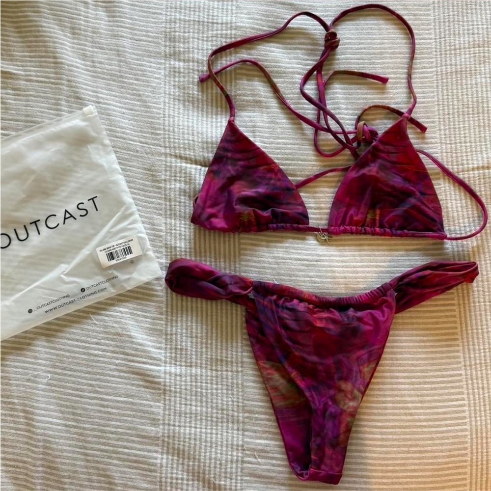 🚫SOLD🚫
✨ OUTCAST NWOT Bikini Set XL TOP // M BOTTOM 🛍️
